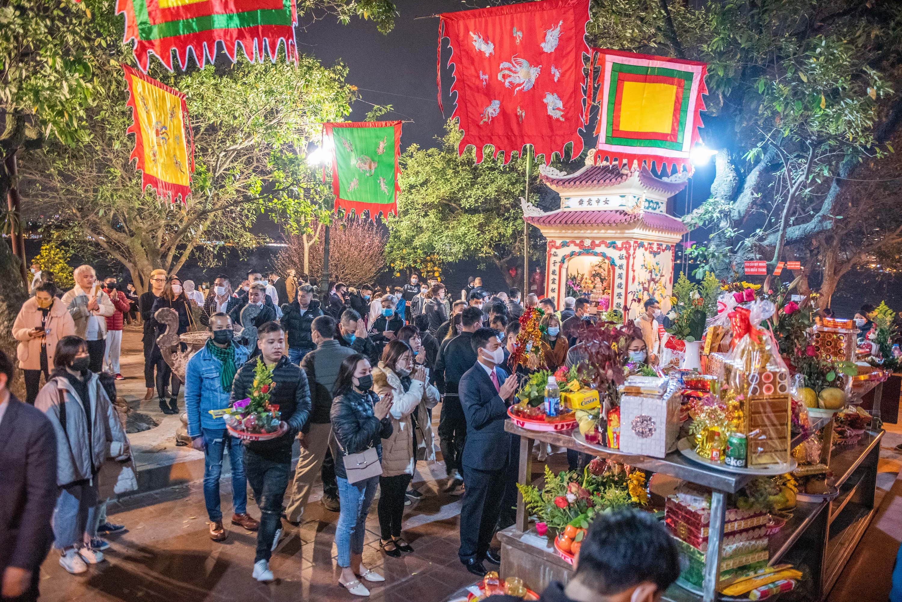 Nguoi Ha Noi di phu tay ho dau nam anh 1