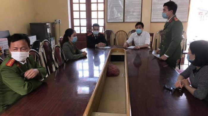 Phat nguoi khai bao y te gian doi anh 1