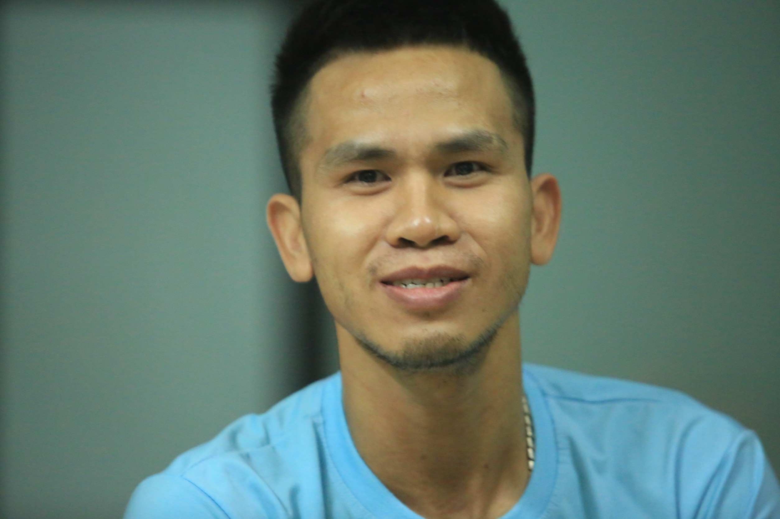 bé gái rơi từ tầng 12A ảnh 2 be gai roi tu tang 12A anh 2