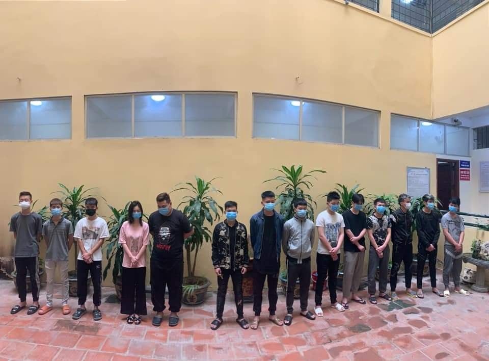 24 thanh thieu nien hon chien anh 1