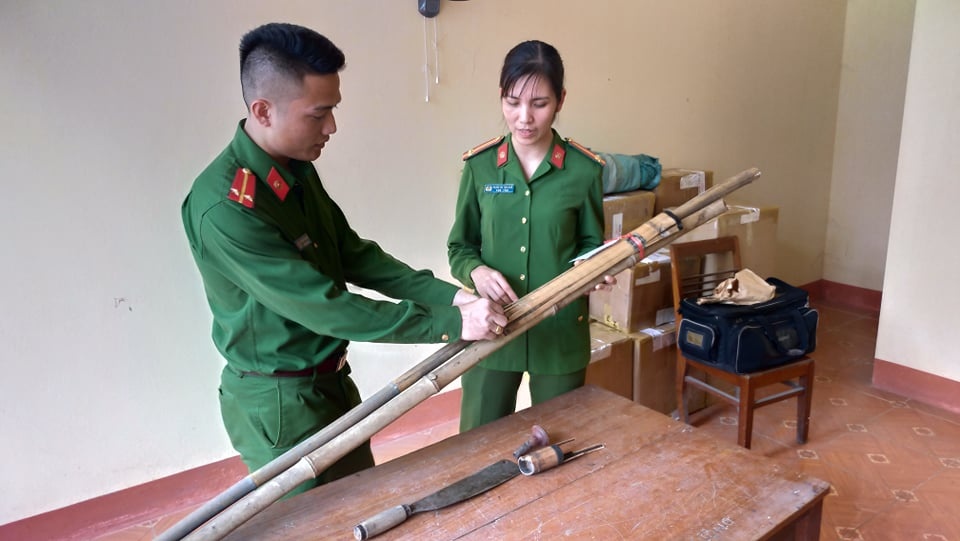 Danh cong an de giai cuu ke bi truy na anh 2