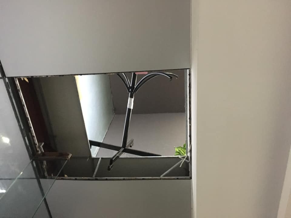 2 nguoi roi tai chung cu Meco Complex anh 1