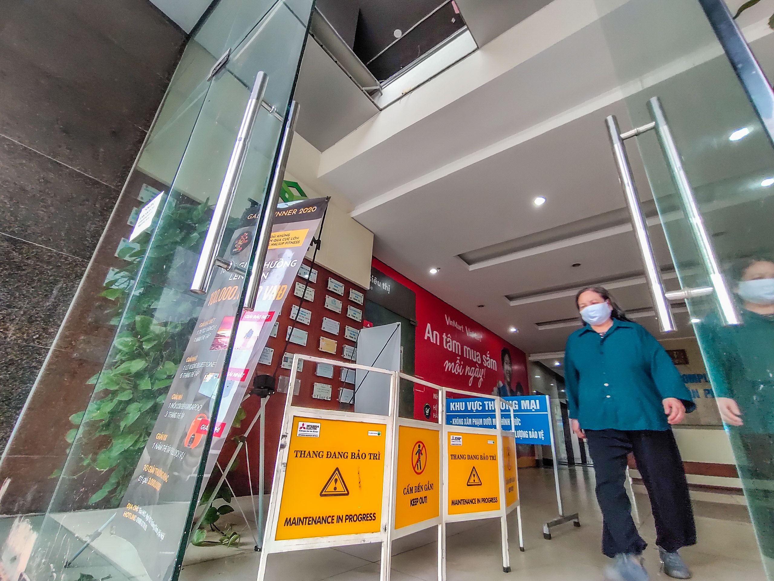 2 nguoi roi tai chung cu Meco Complex anh 6