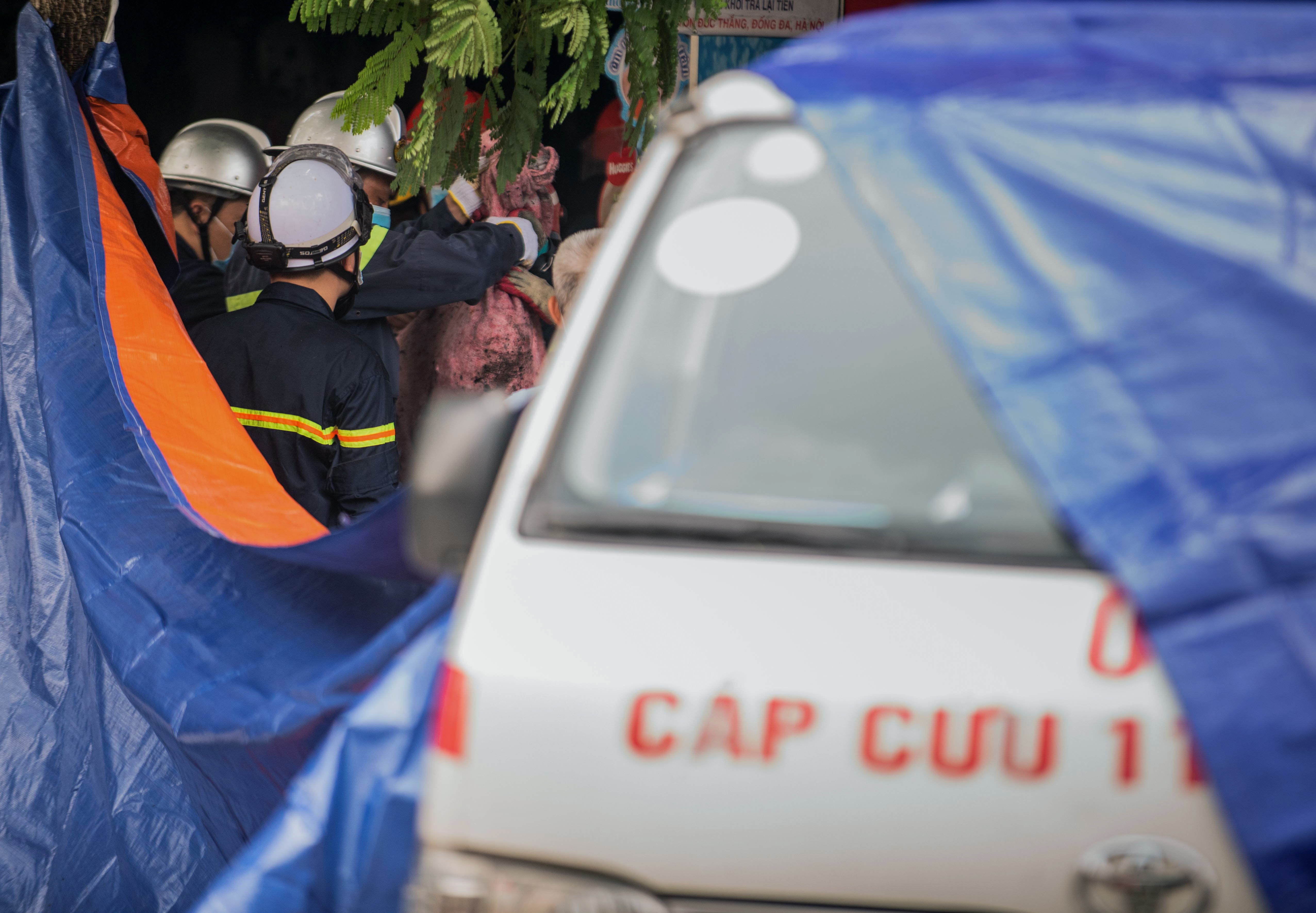 chay nha 4 nguoi chet anh 6