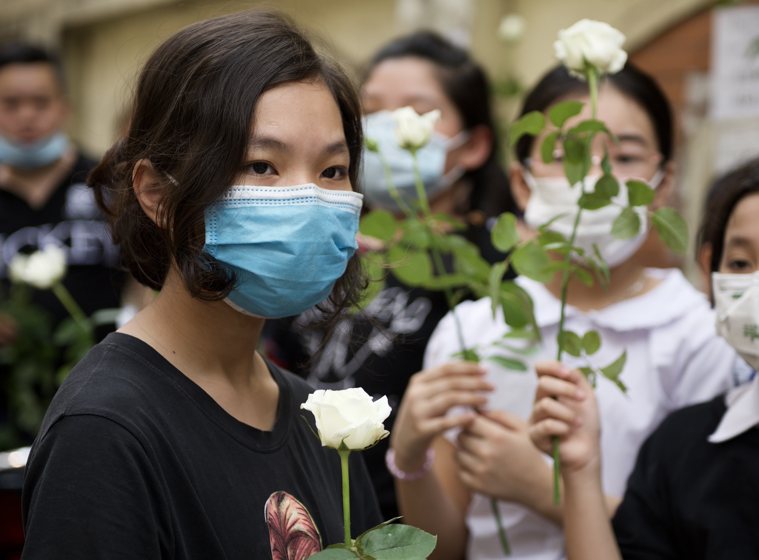 Nhieu hoc sinh tien ban qua doi trong vu chay bang hong trang hinh anh