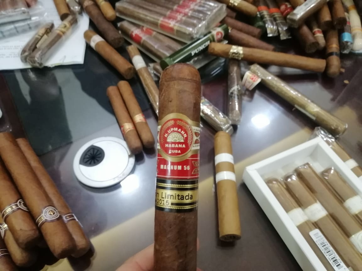 Buôn lậu xì gà ảnh 1 Buon lau xi ga anh 1