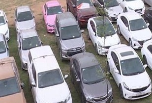 Chiếm đoạt hơn 100 ô tô tự lái ảnh 1 Chiem doat hon 100 o to tu lai anh 1