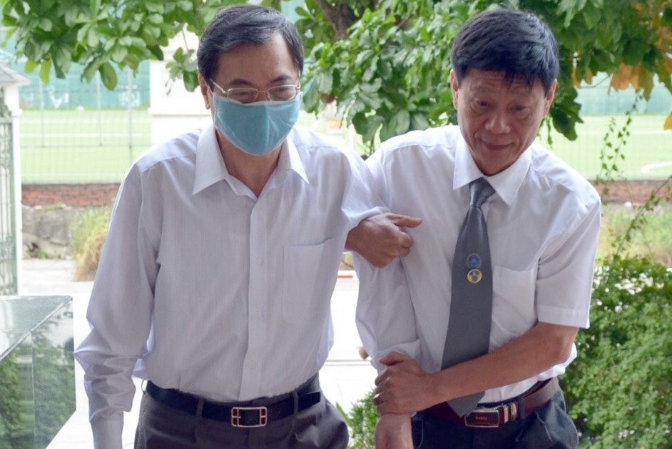 Luat su diu ong Vu Huy Hoang den toa hinh anh