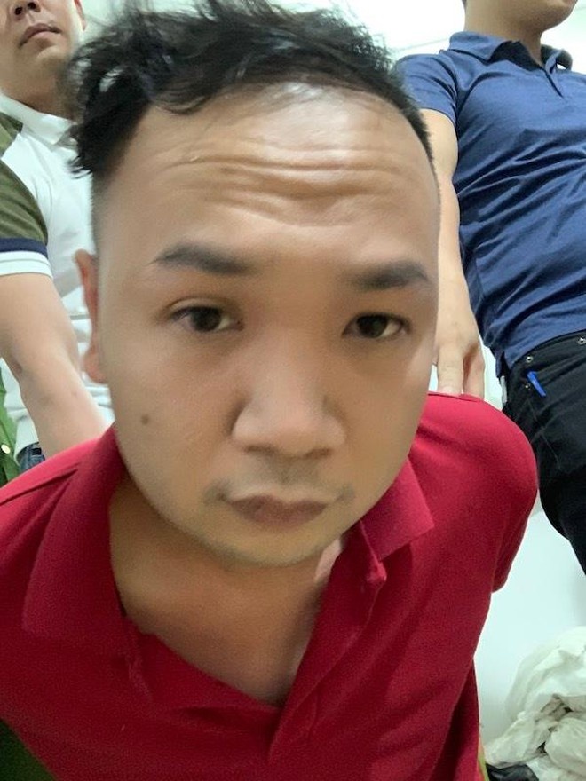 quyt tien gai ban dam anh 1