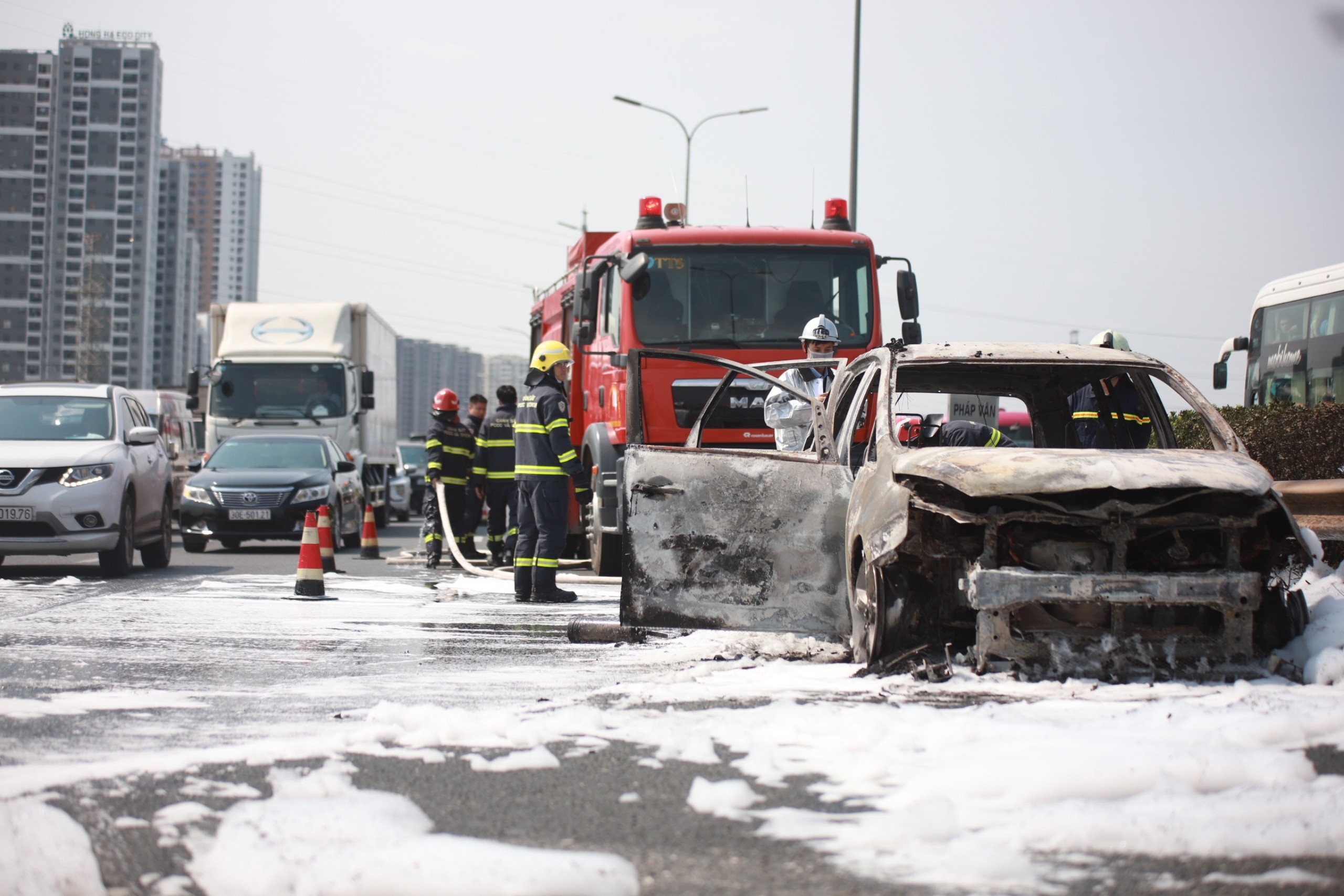 Chay xe cao toc Phap Van - Cau Gie anh 2