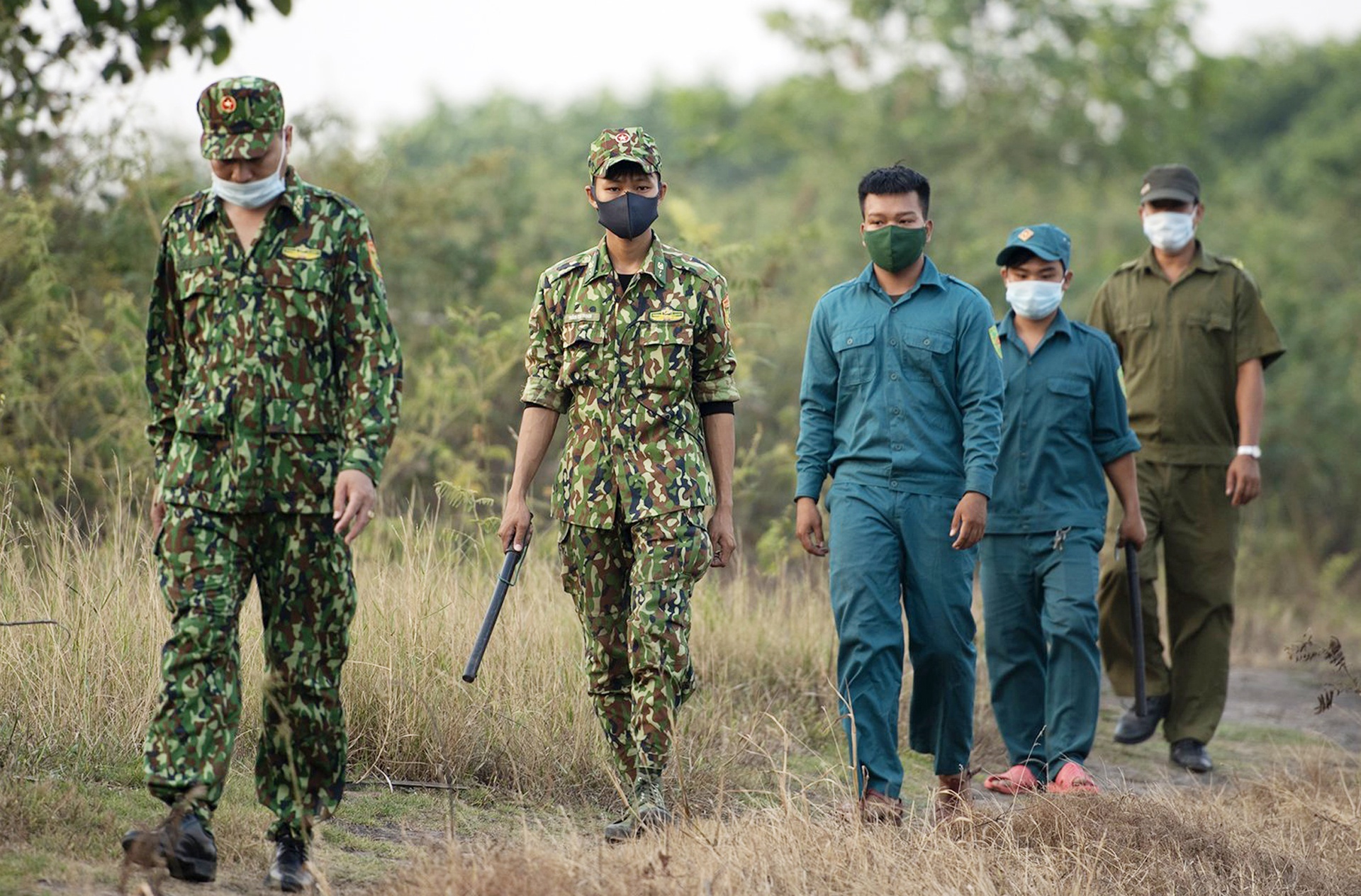 Tinh trang vuot bien trai phep qua bien gioi anh 2