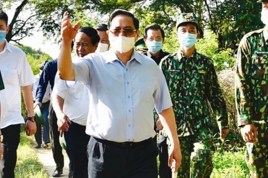 Thu tuong kiem tra cong tac phong chong dich tai bien gioi Tay Nam hinh anh