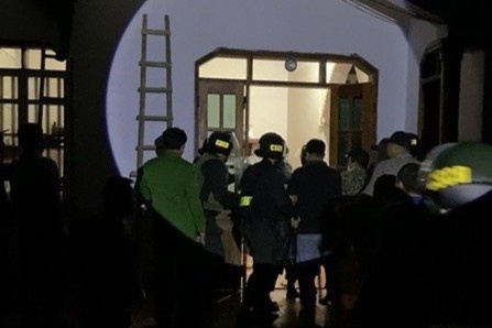 Ga trai truy sat bo me, khong che 2 con hinh anh