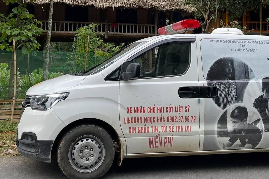 Ong Doan Ngoc Hai sot 38,5 do C, duoc lay mau xet nghiem Covid-19 hinh anh