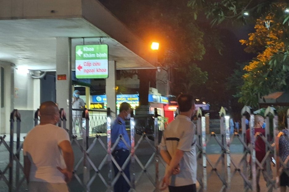 Benh nhan tu vong khi roi tu tang 5 Benh vien Huu nghi Viet Duc hinh anh