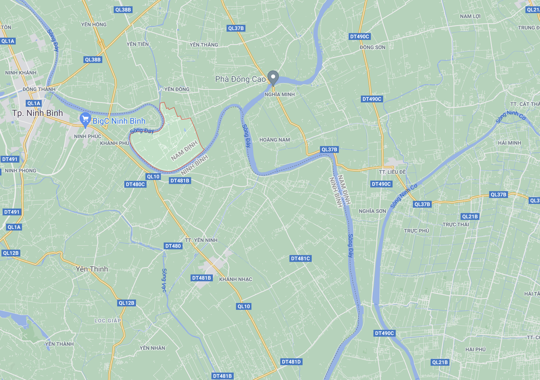 2 tre nho duoi nuoc anh 1