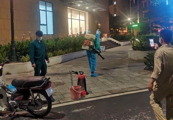 2 chung cu bi phong toa o Hoang Mai anh 1