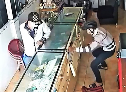 Trom dot nhap vao nha, toi co duoc tan cong? hinh anh