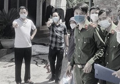 Chu tich xa noi gi ve ke tham sat ca nha vo hinh anh