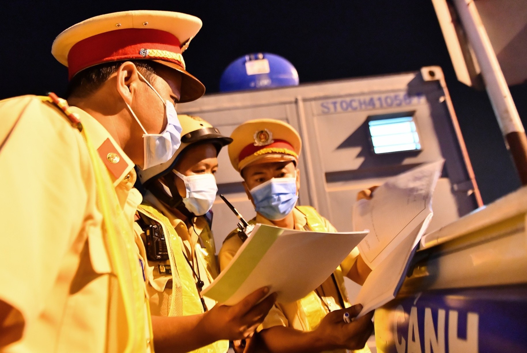 Nguoi ra vao TP.HCM phai co giay xet nghiem am tinh nCoV trong 3 ngay hinh anh