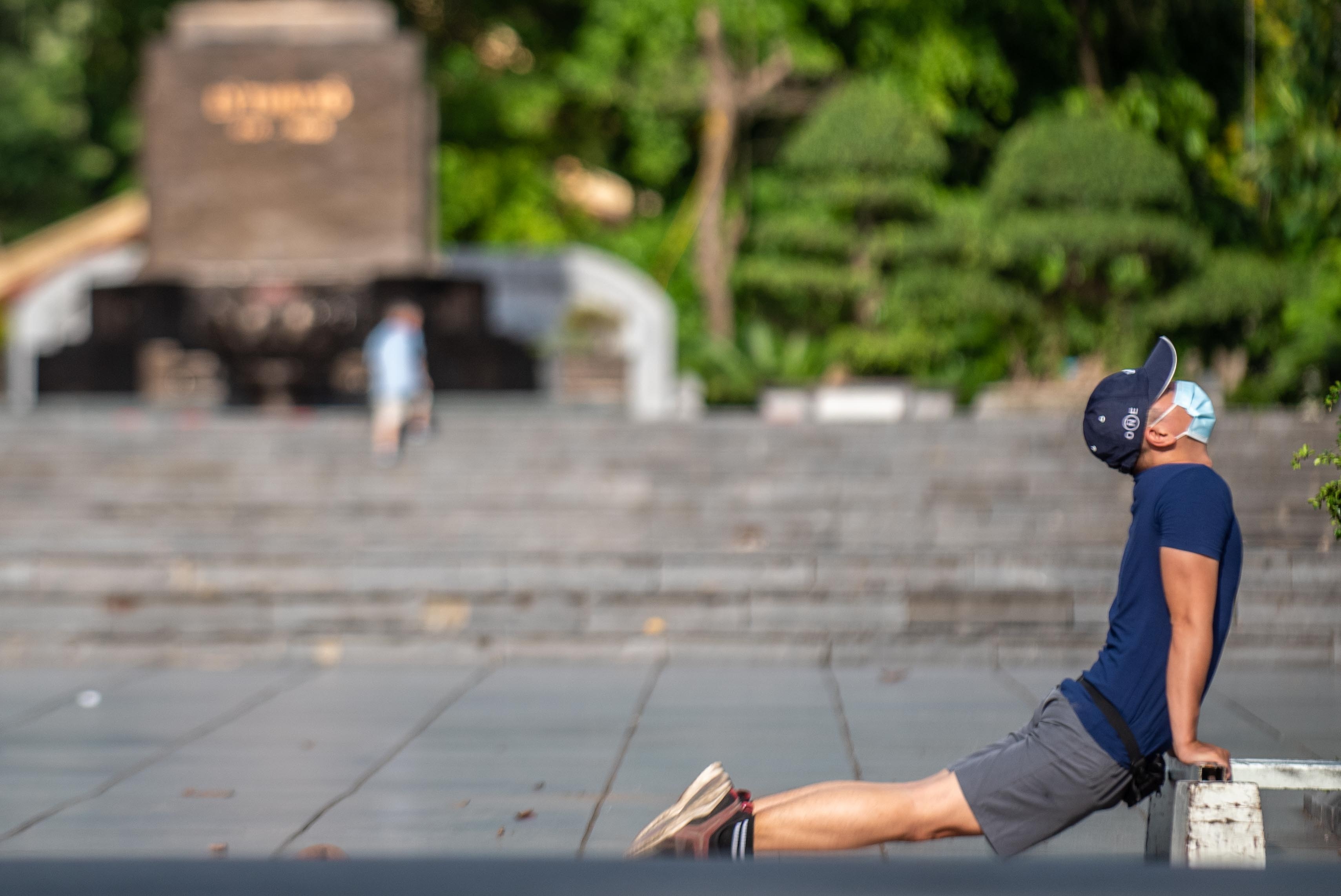 Ho guom cam the duc sau 18h anh 14