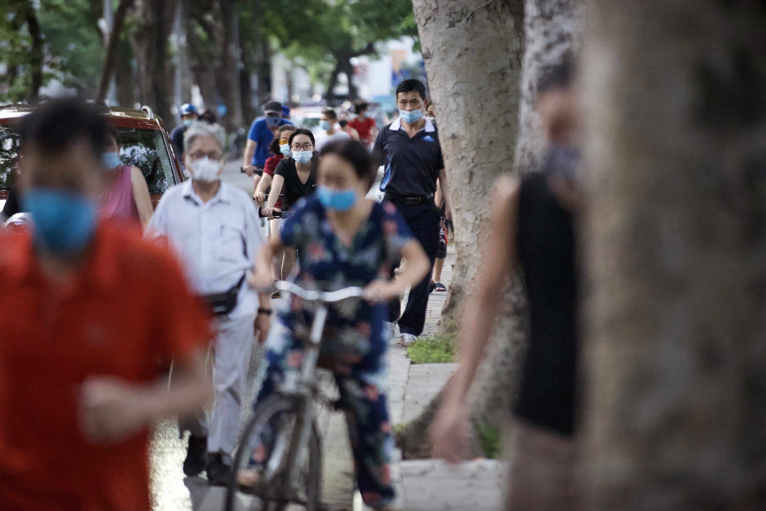 Ho guom cam the duc sau 18h anh 3