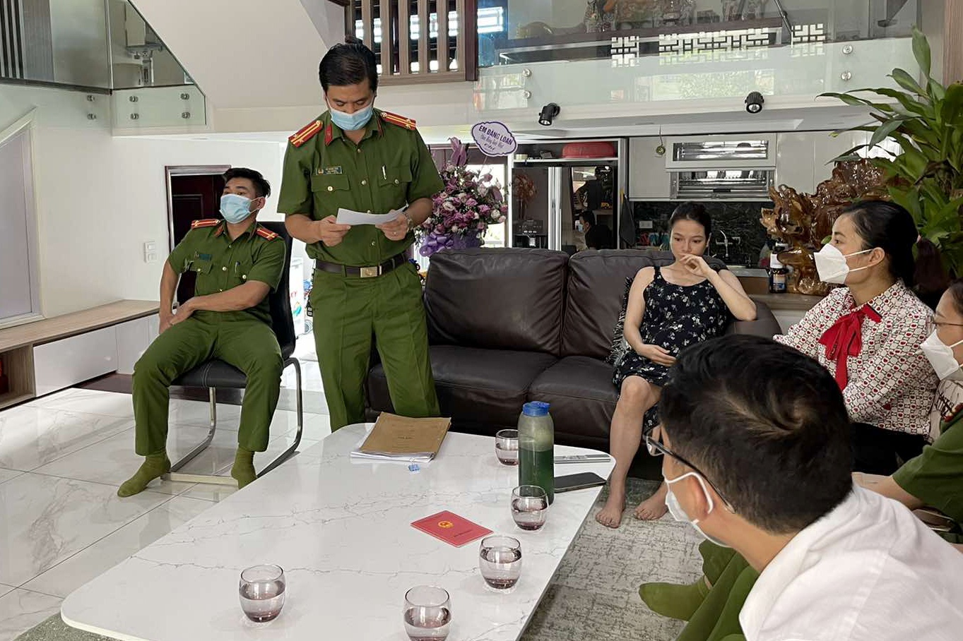 Pha duong day ca do bong da 350 ty dong hinh anh