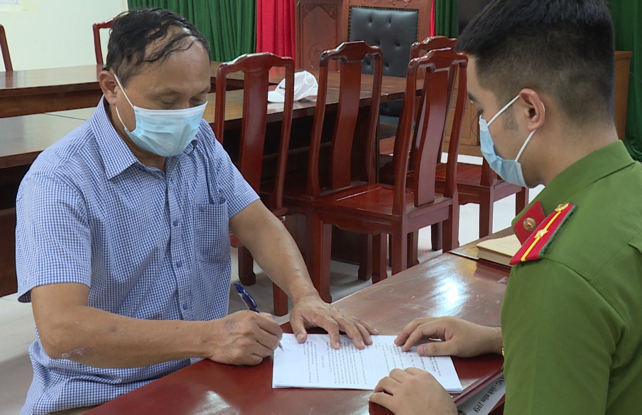 Tong tien cong ty doi thu anh 1