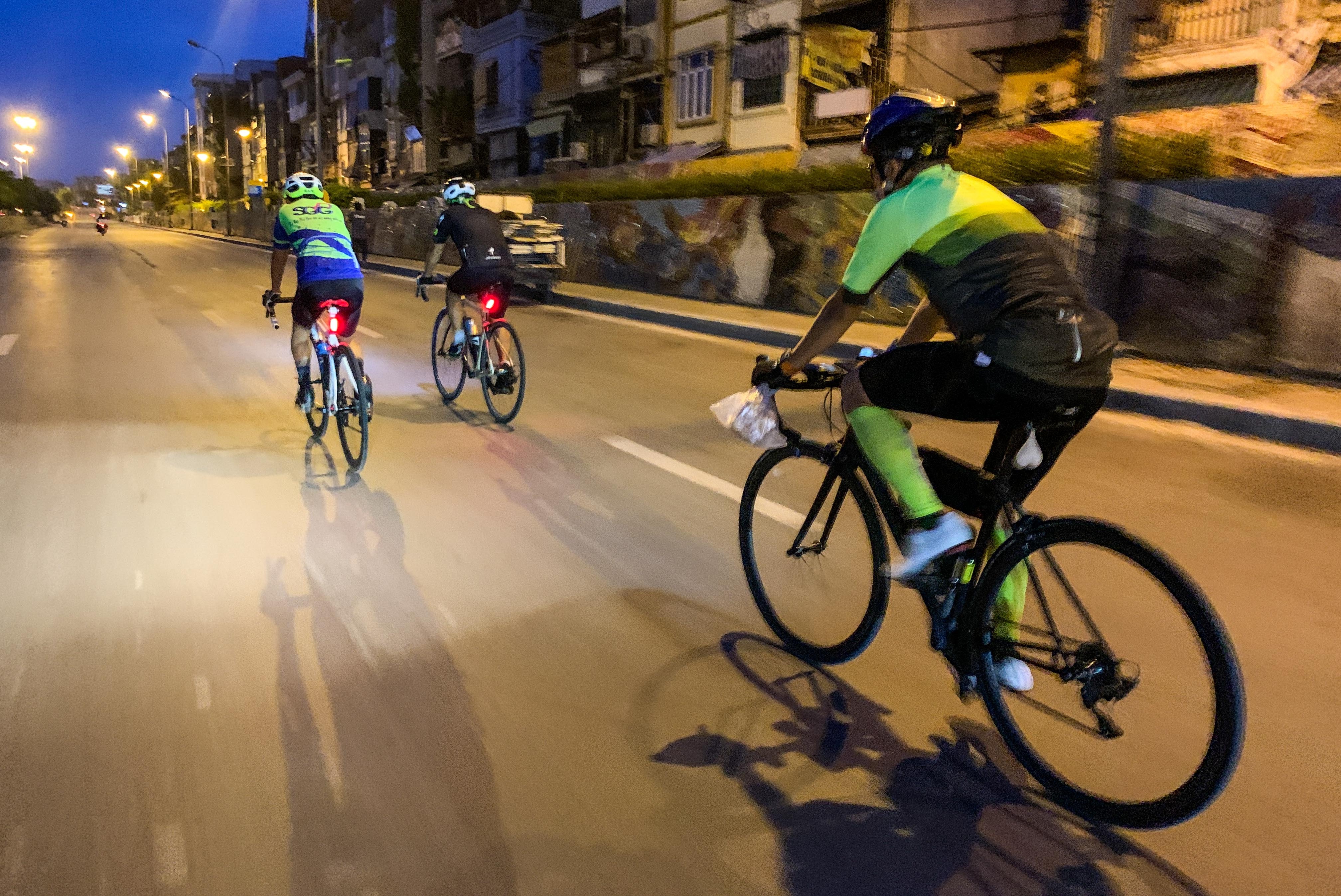 Dan Ha Noi bat chap tap the duc anh 10