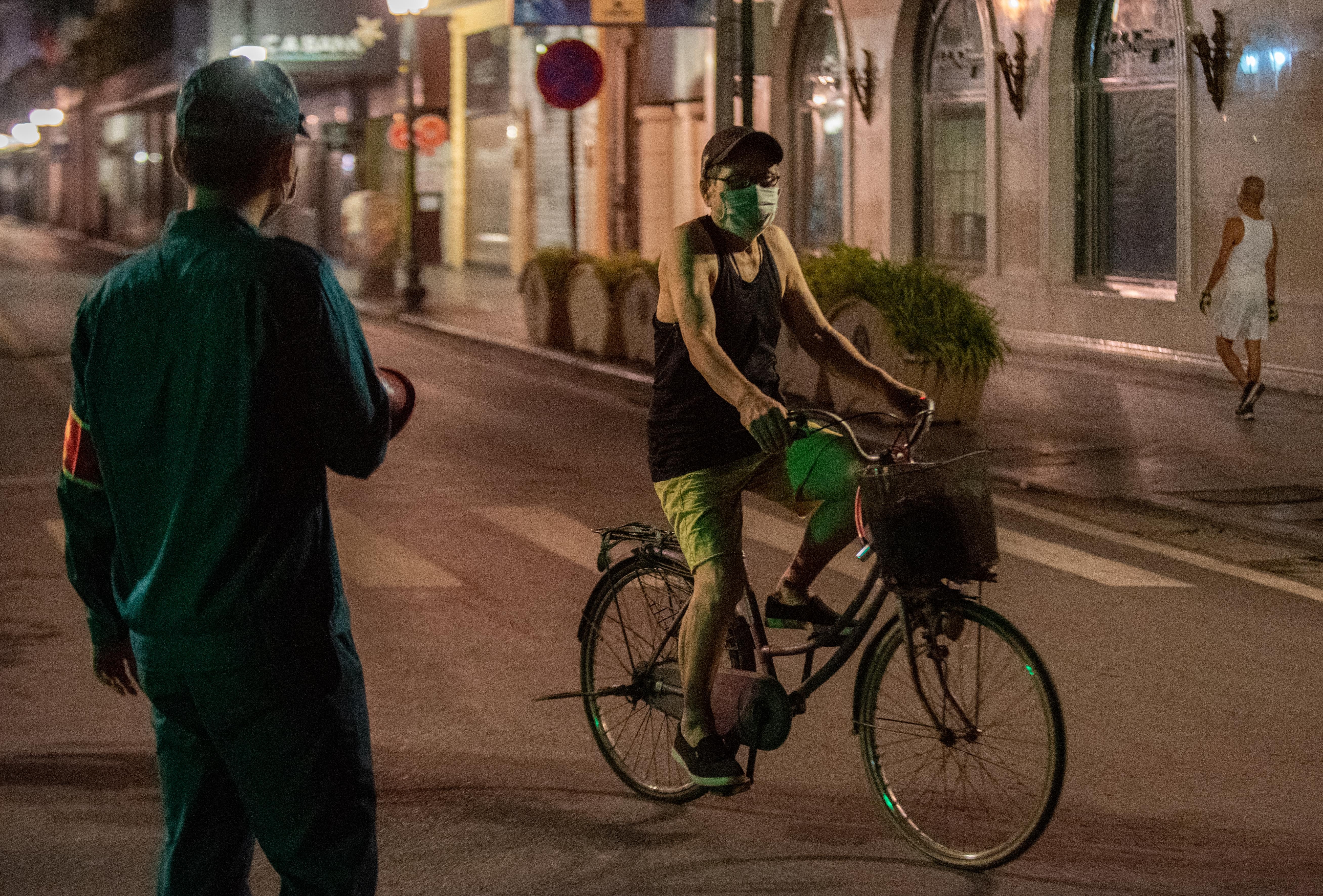 Dan Ha Noi bat chap tap the duc anh 7