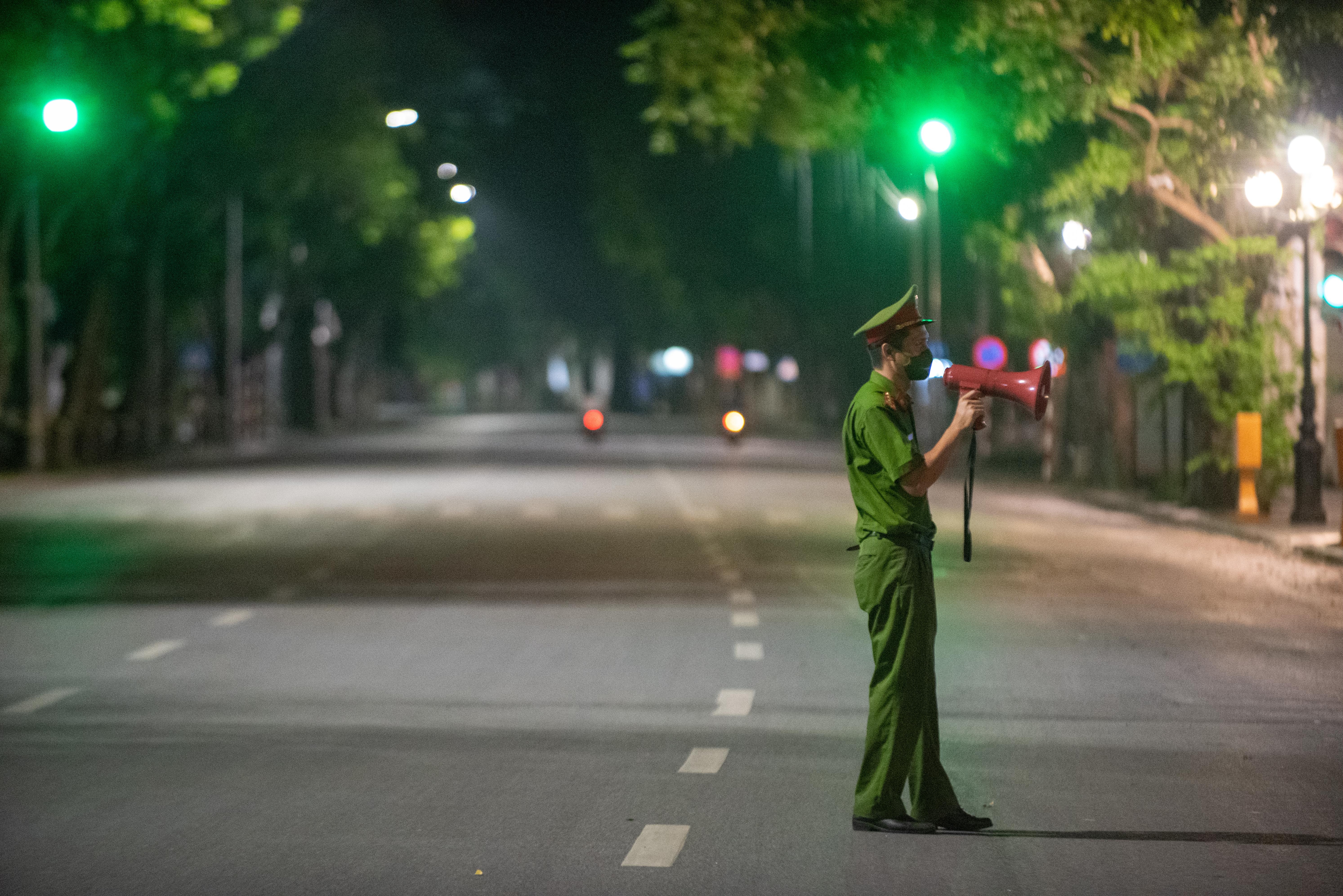 Dan Ha Noi bat chap tap the duc anh 6