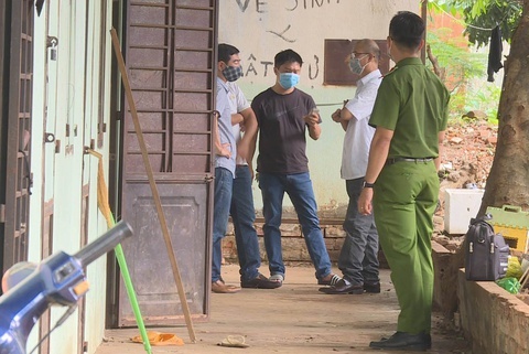 Nguoi dan ong bi hang xom sat hai hinh anh