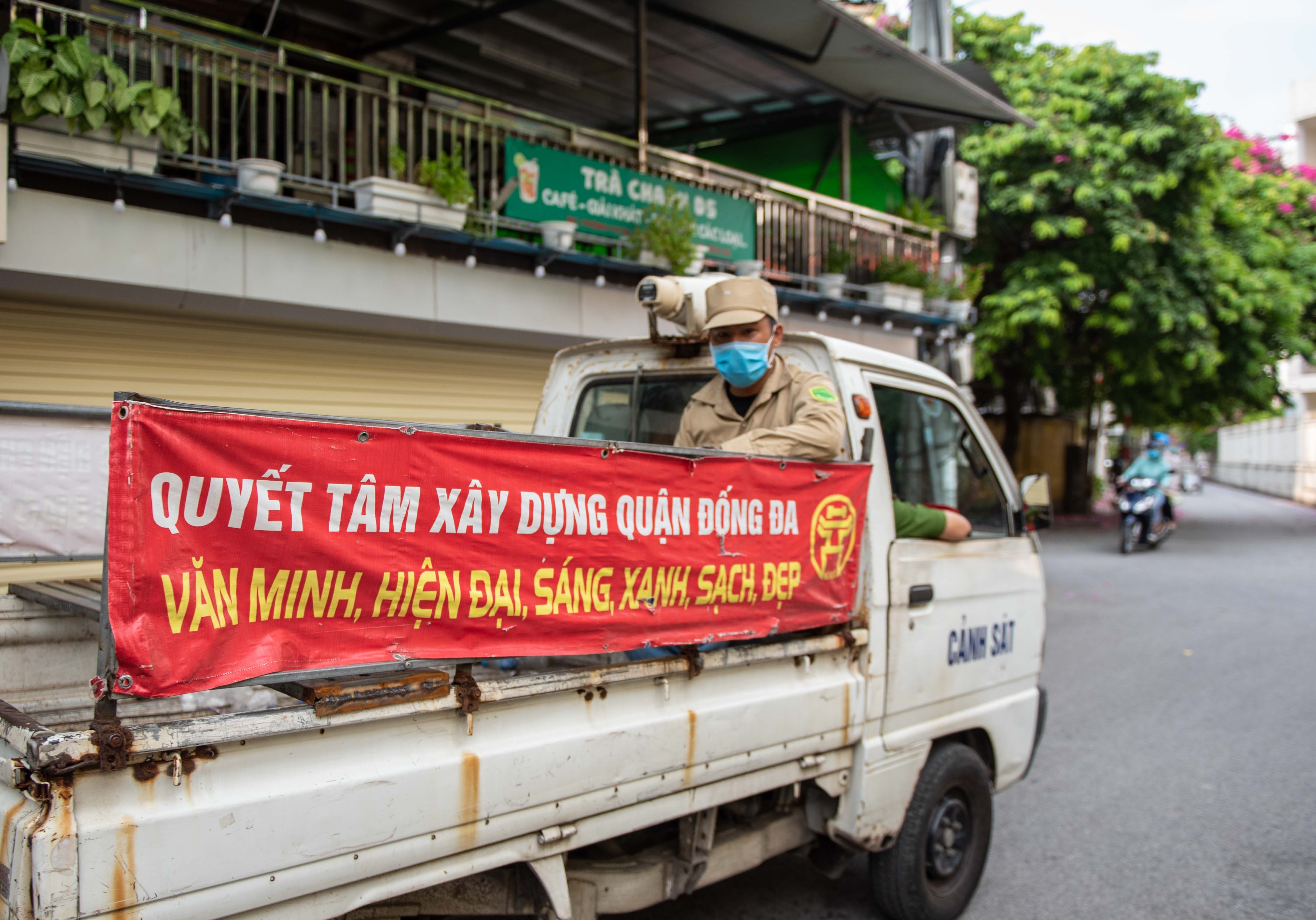 Xu phat nguoi ra duong khong co ly do anh 1