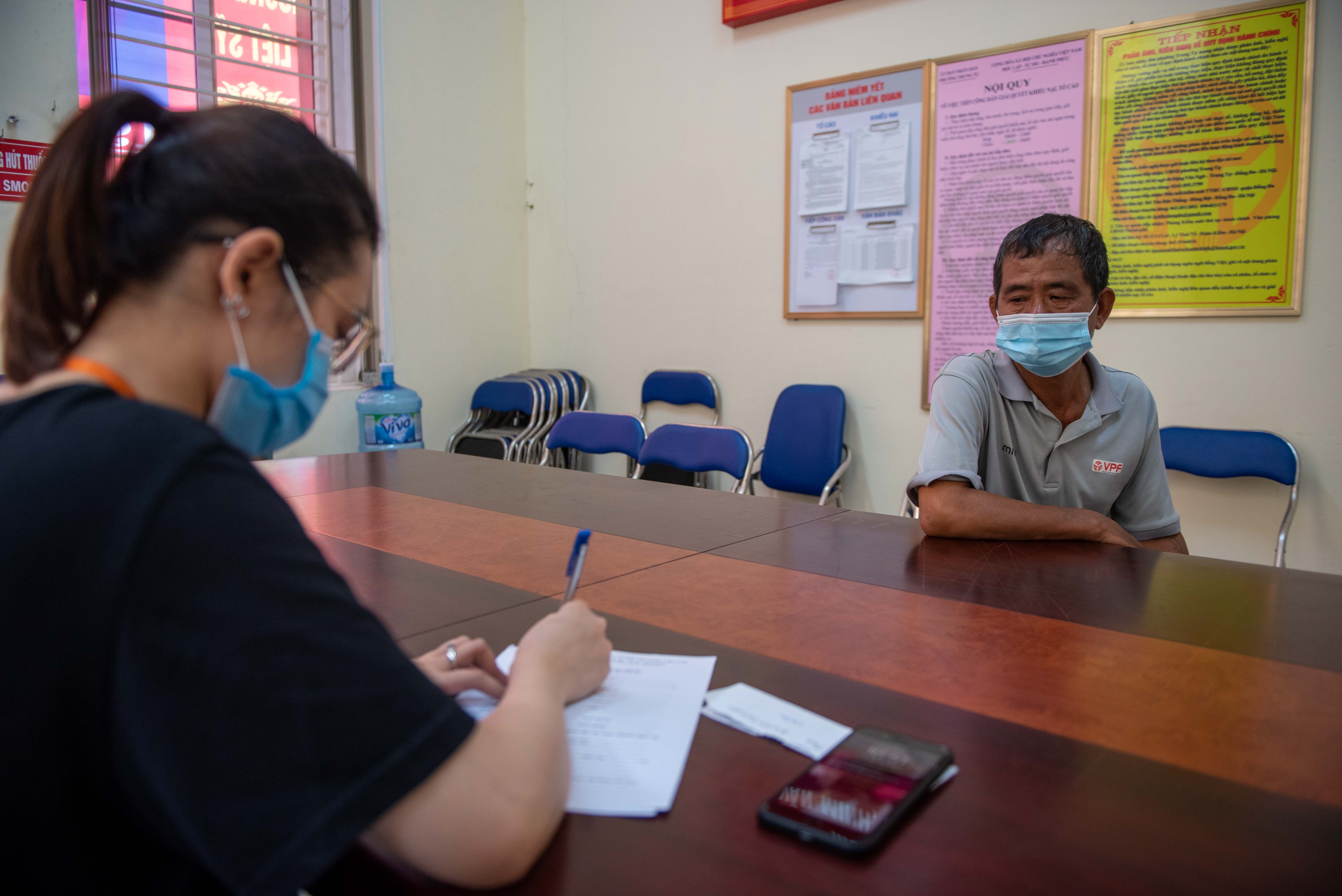 Xu phat nguoi ra duong khong co ly do anh 9