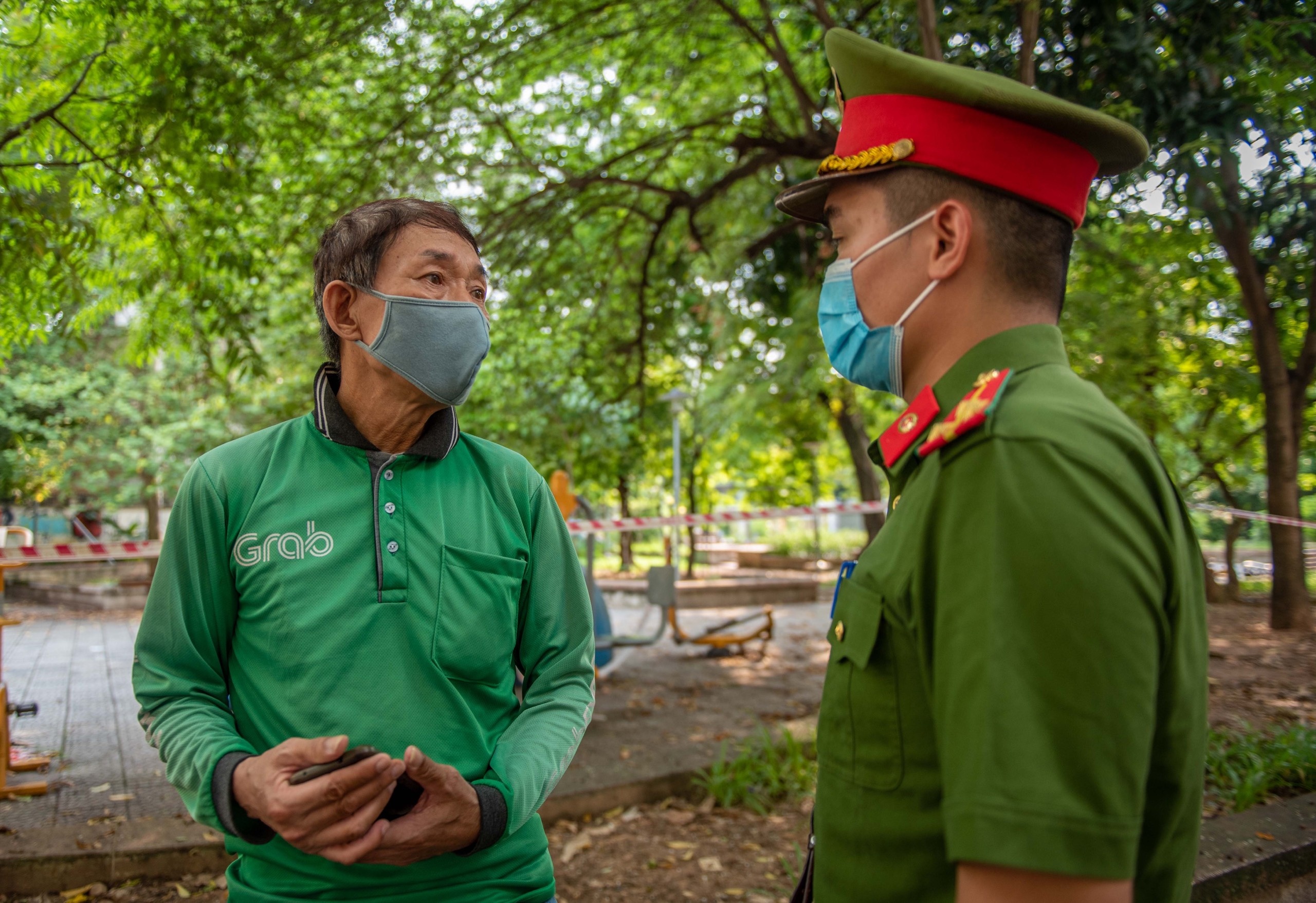 Muon van ly do cua nguoi dan Ha Noi khi ra duong hinh anh