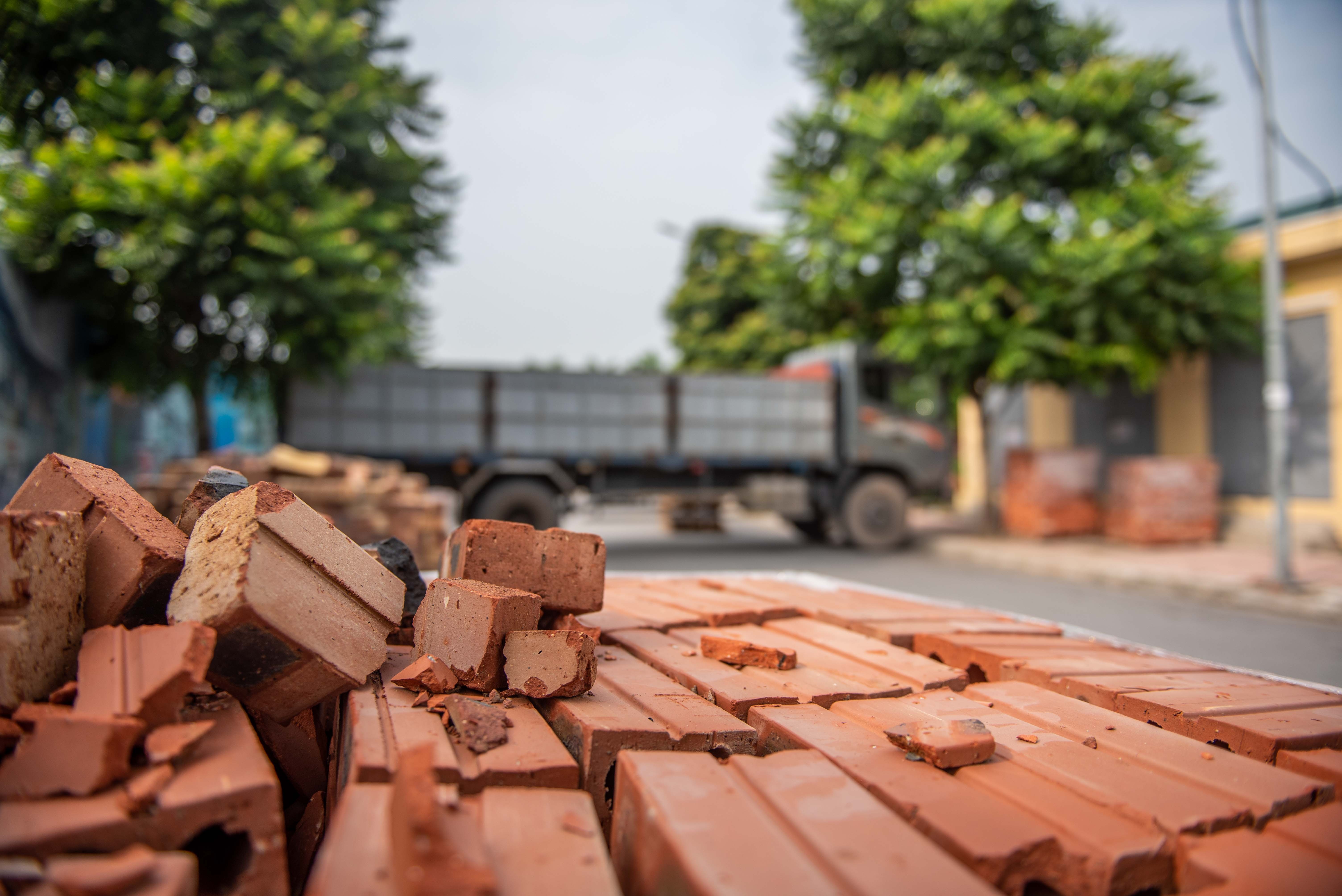 Lap chot cung bang gach,  xe tai anh 5