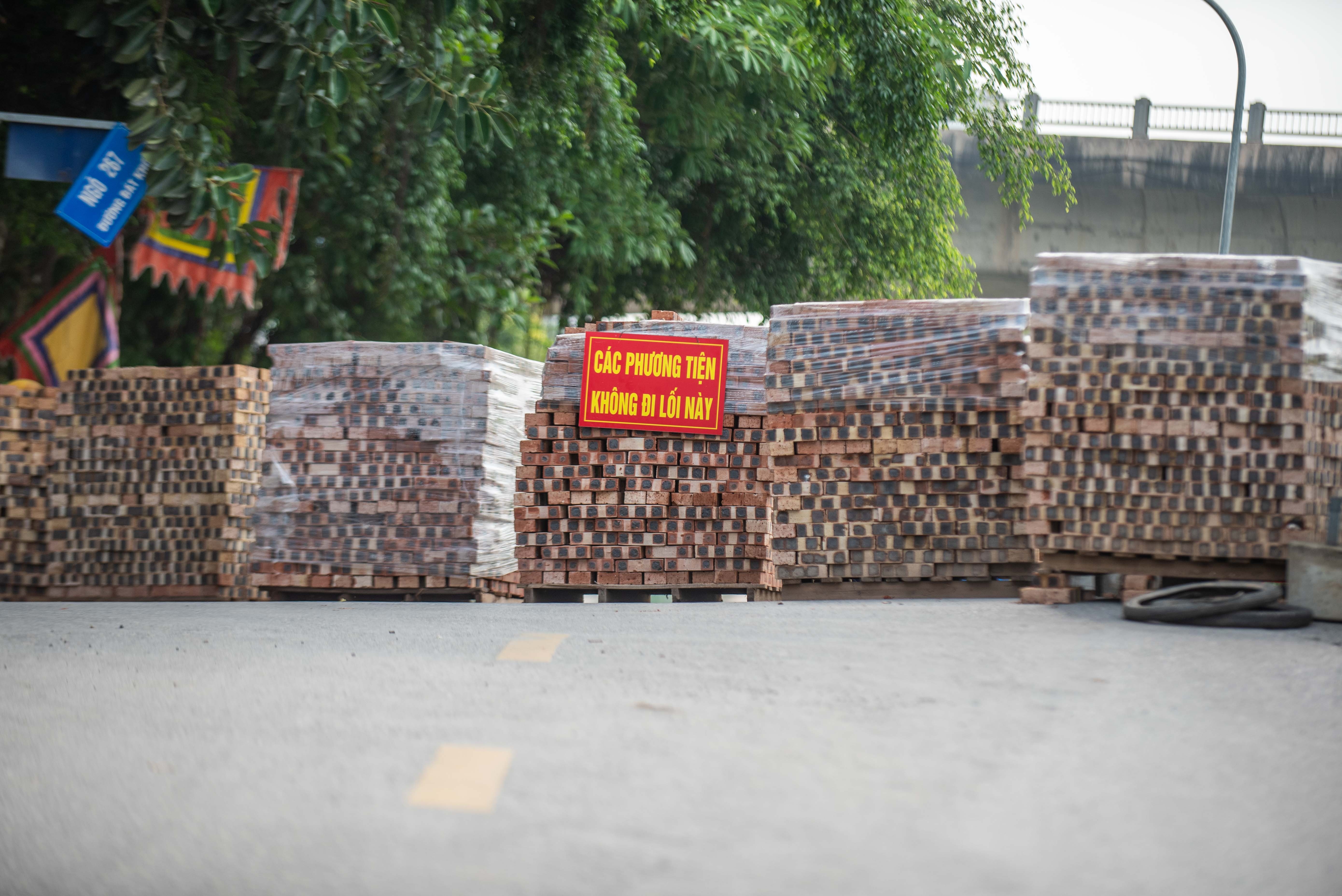 Lap chot cung bang gach,  xe tai anh 12