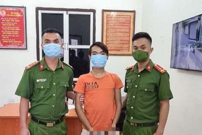 Gã trai mang lệnh truy nã bị chốt kiểm dịch bắt ảnh 1 Ga trai mang lenh truy na bi chot kiem dich bat anh 1