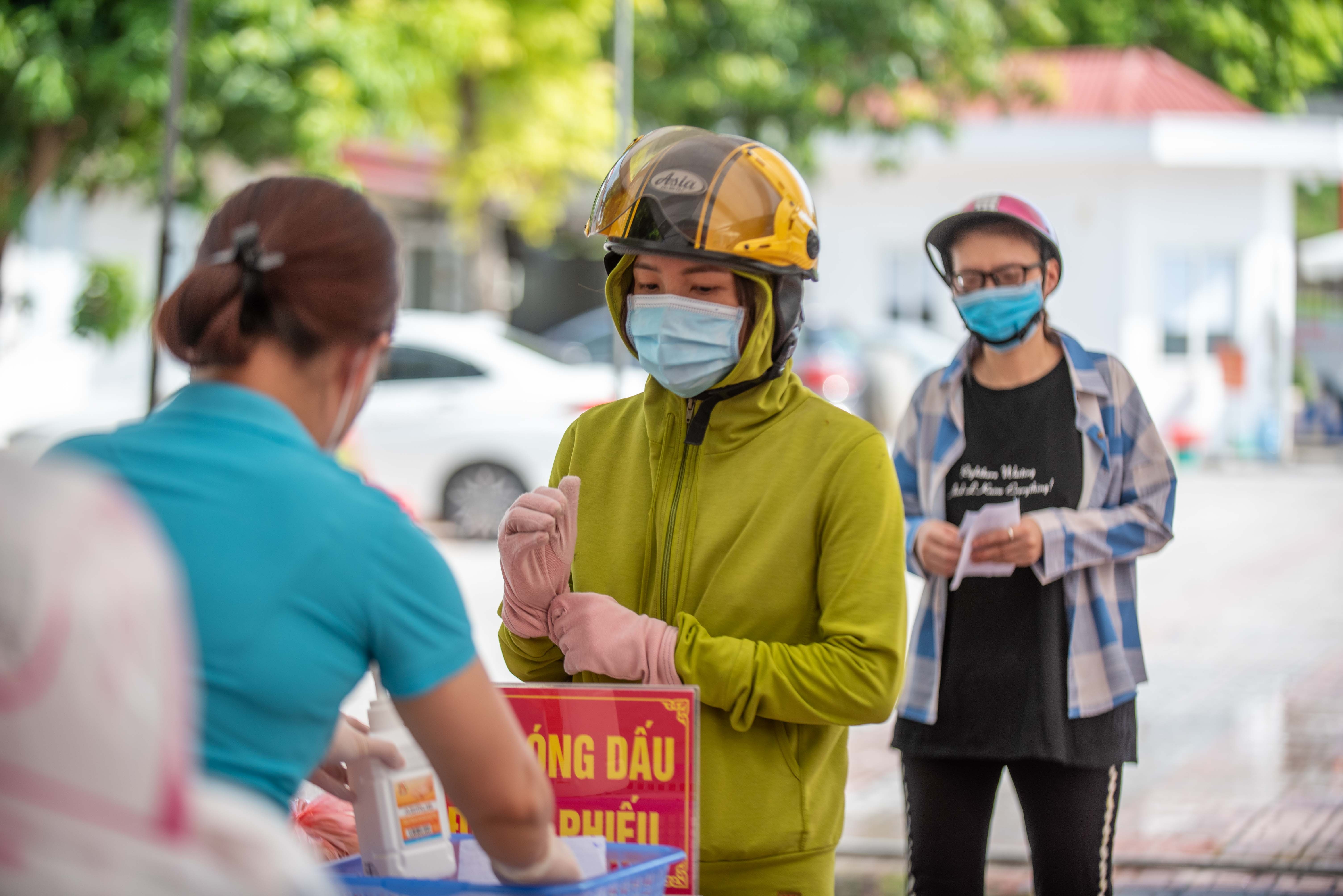 Trao qua cho nguoi ngheo nguoi thue tro anh 9