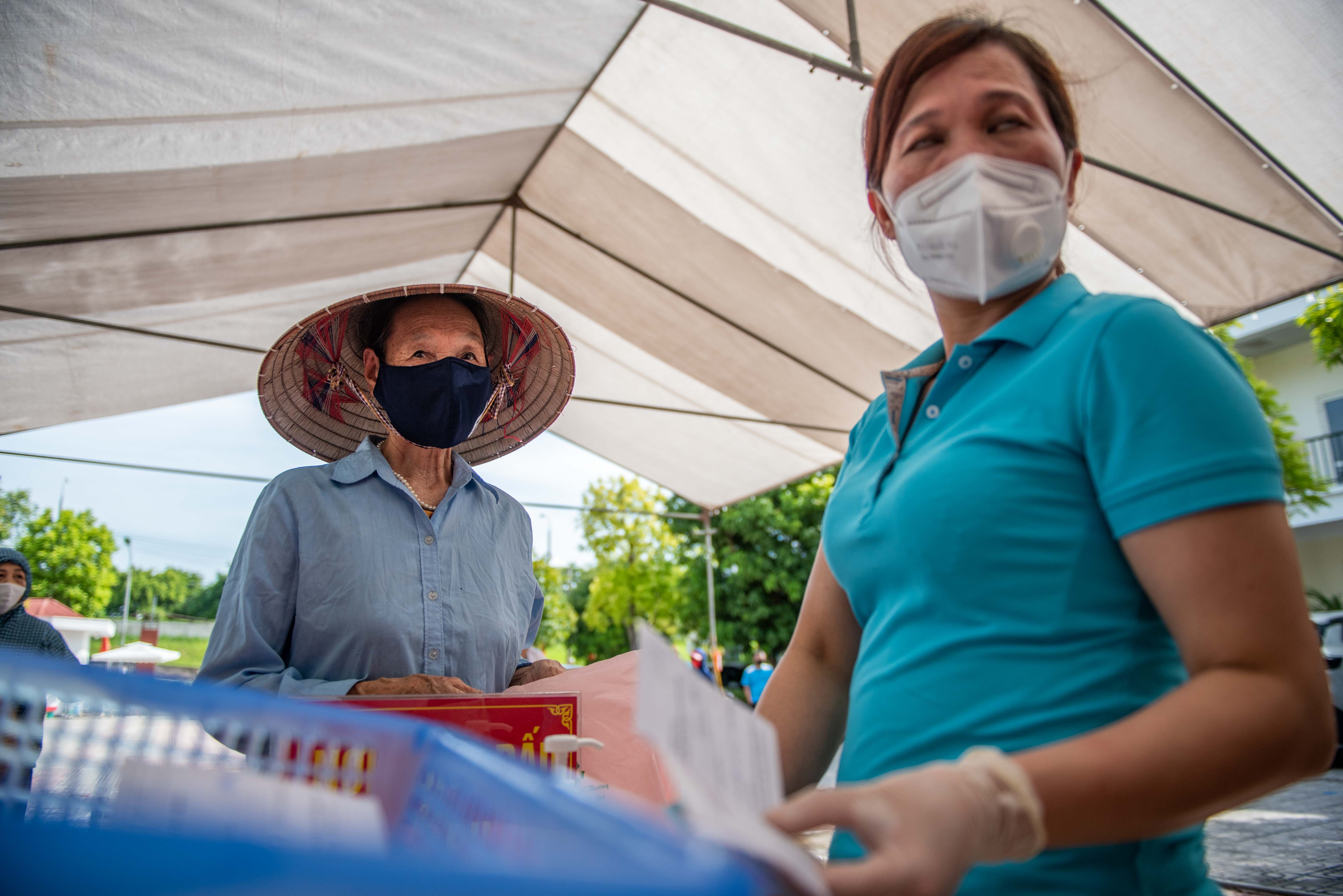 Trao qua cho nguoi ngheo nguoi thue tro anh 6