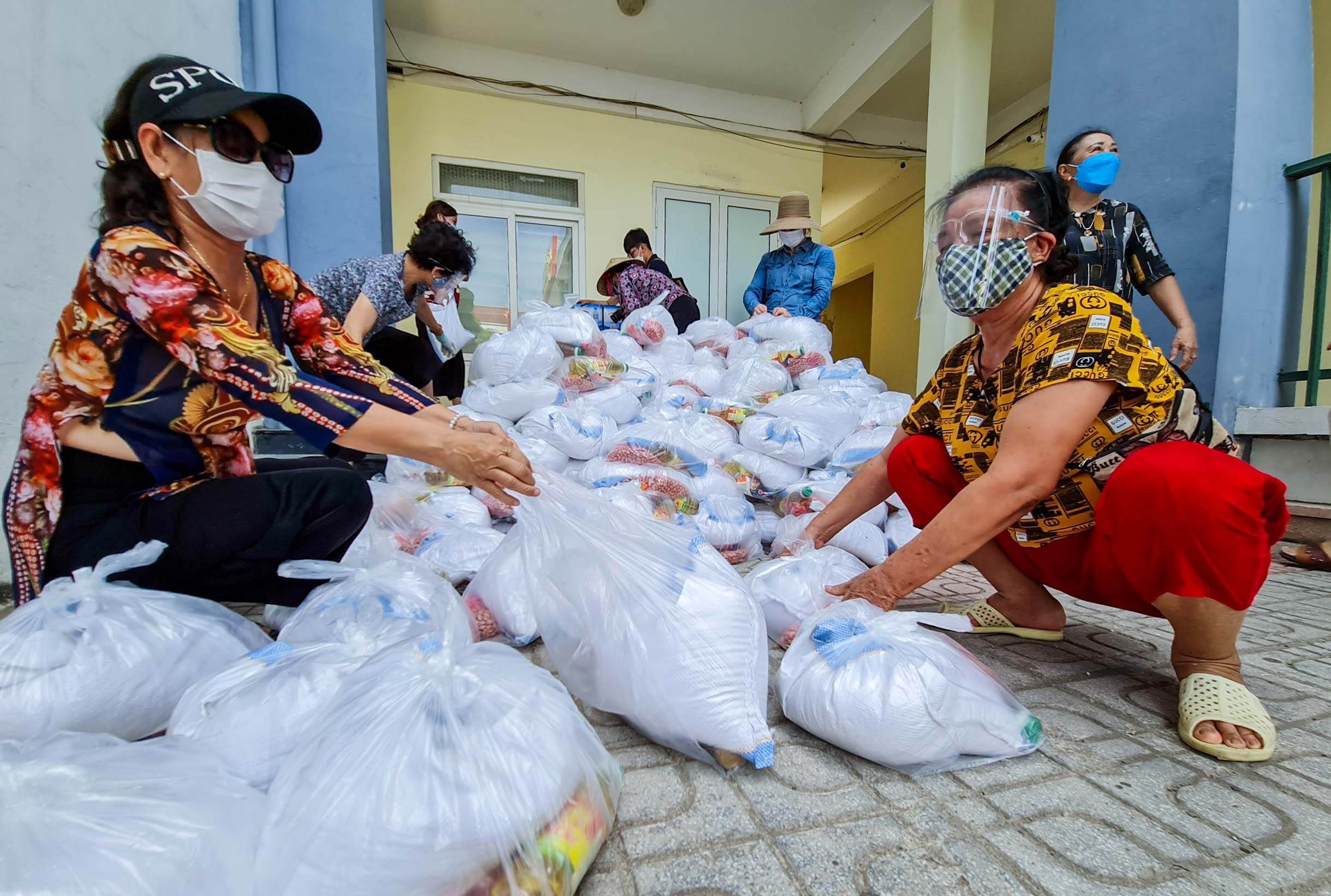 Trao qua cho nguoi ngheo nguoi thue tro anh 11