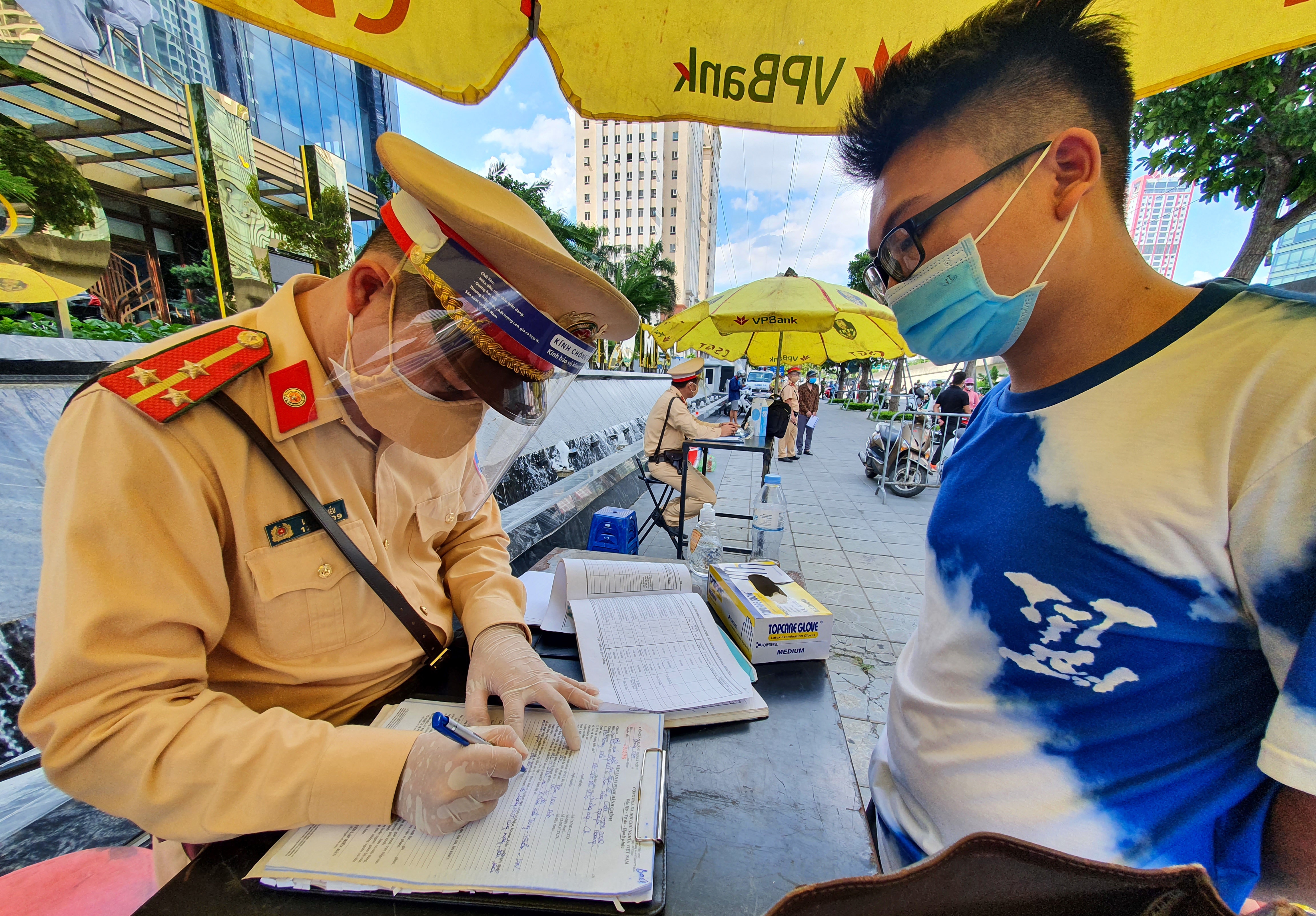 Ra duong dot dich anh 8