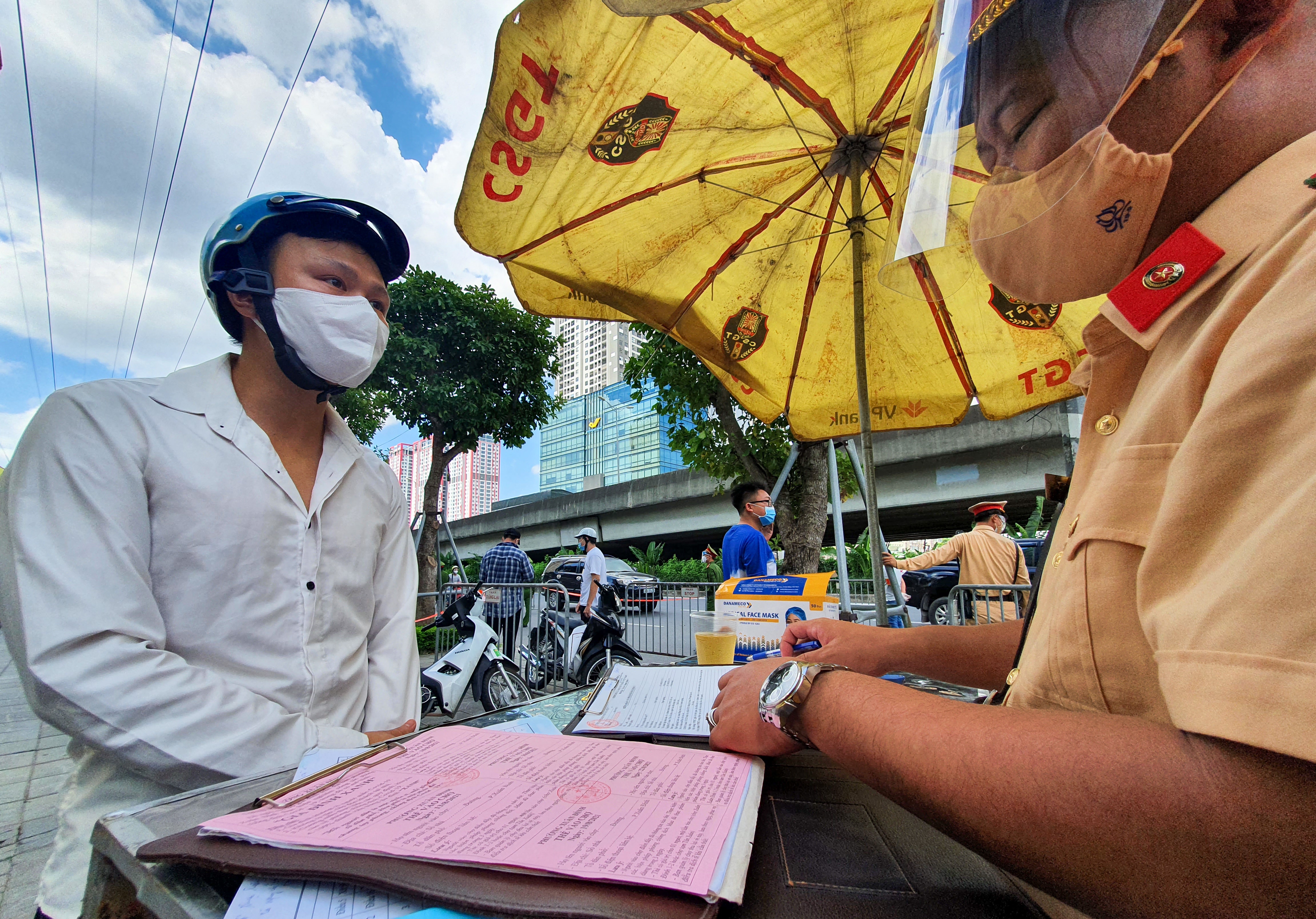 Ra duong dot dich anh 6