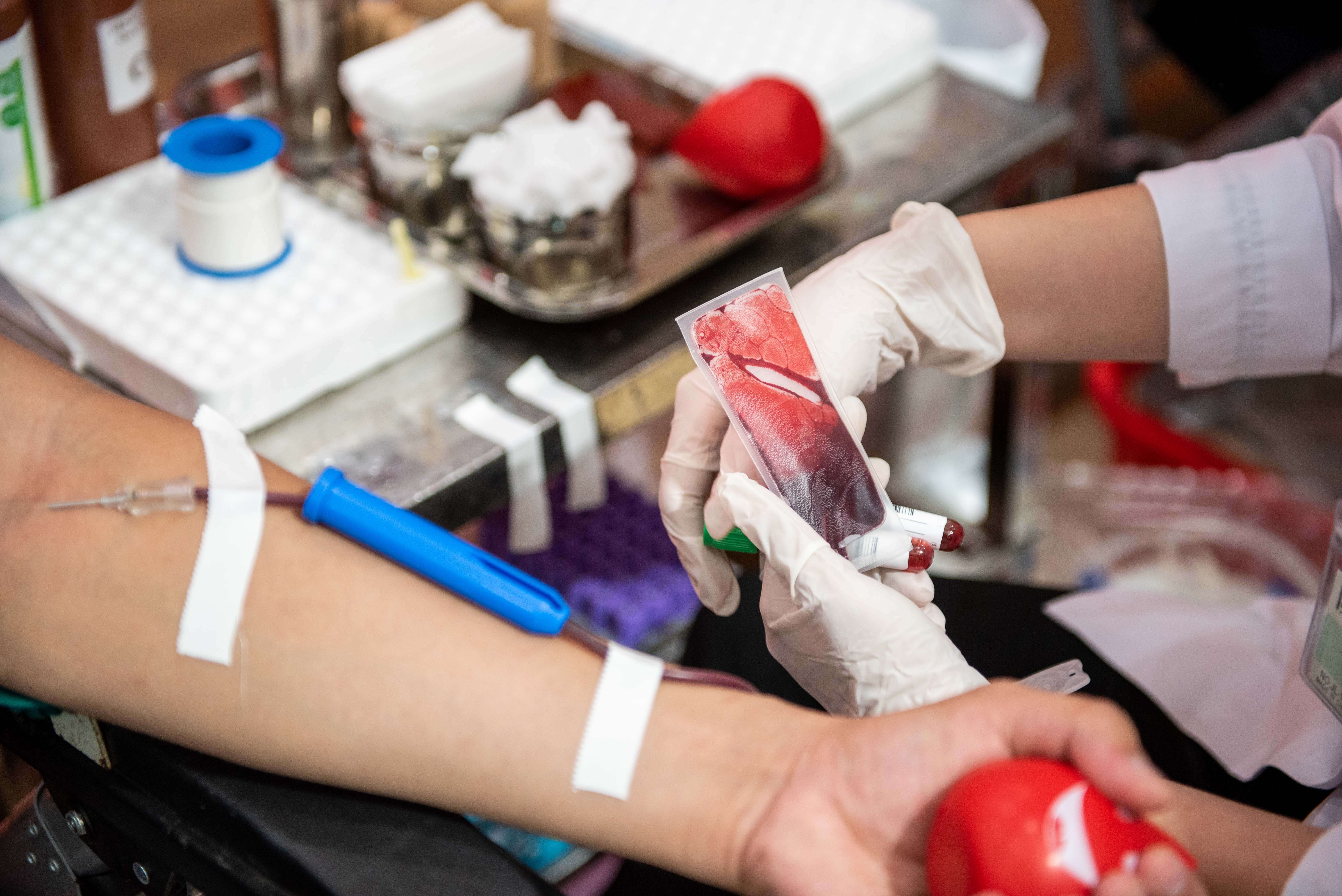 Cong an quan ha dong hien mau tinh nguyen anh 6