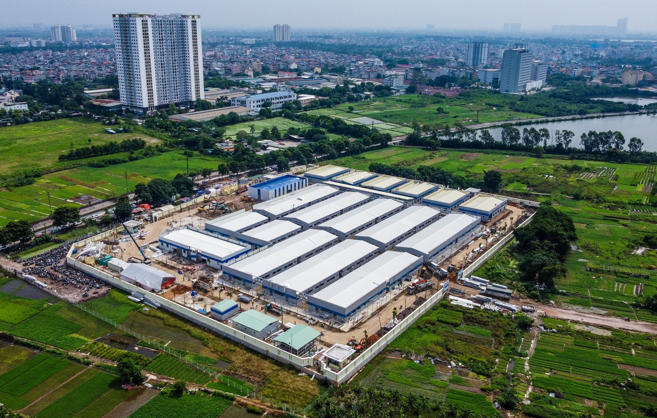 Benh vien da chien Covid-19 Ha Noi anh 1