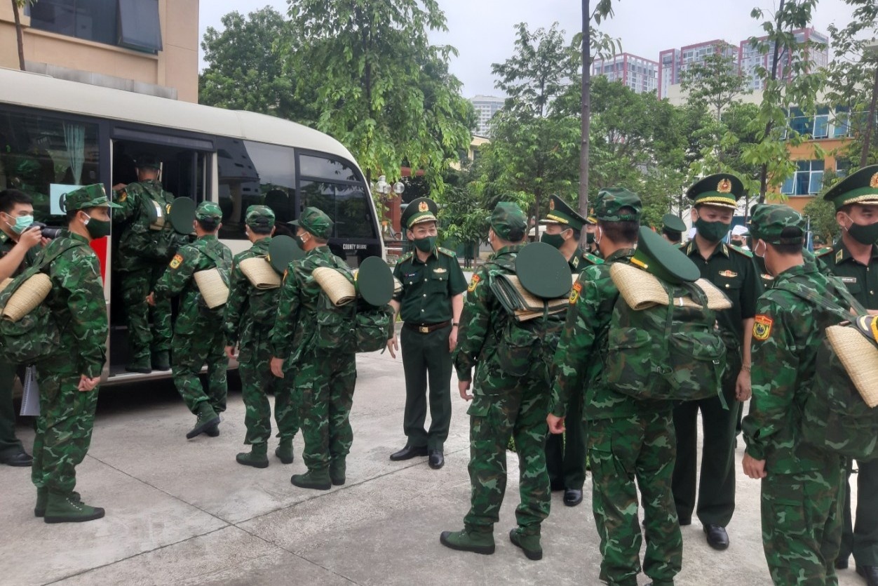 Tang cuong quan y bien phong vao TP.HCM ho tro chong dich hinh anh