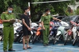 Bắt thanh niên cho vay nặng lãi ảnh 1 Bat thanh nien cho vay nang lai anh 1