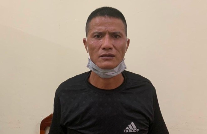 Nguoi dan ong bop co can bo kiem dich anh 1