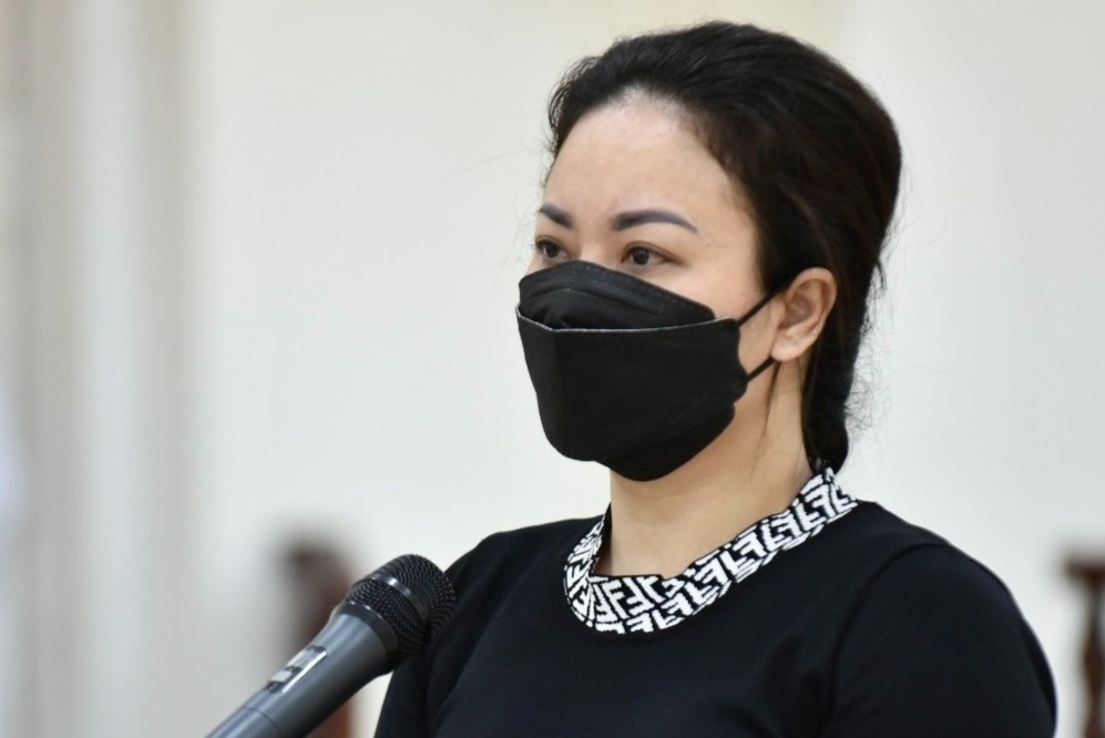 Co thu khi canh sat kiem tra, chu quan karaoke bi phat 12 thang tu hinh anh