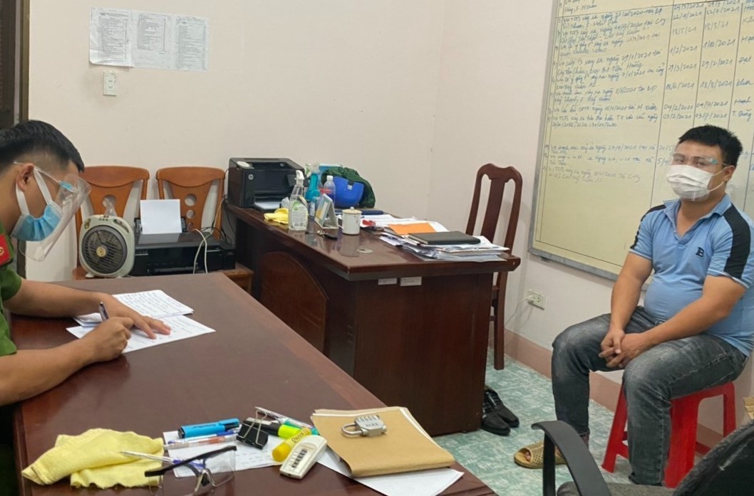 Dung chieu 'trao doi bien so xe' de pham phap hinh anh